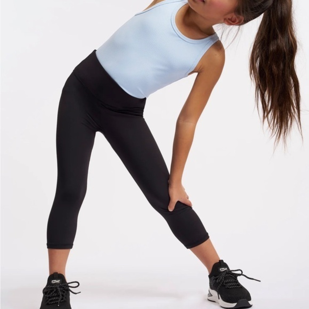 H&M black capri leggings